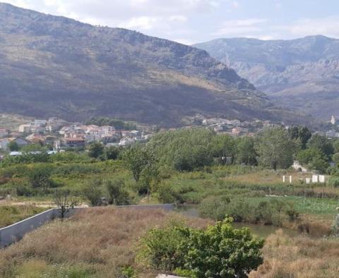 Unvollständiges Hotel zum Verkauf nur 50 Meter vom Meer entfernt in der Gegend von Split - foto 8