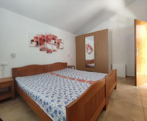 Dom z 3 apartamentami na sprzedaż w Kavran, Marčana - pic 3