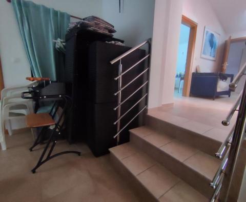 Dom z 3 apartamentami na sprzedaż w Kavran, Marčana - pic 14