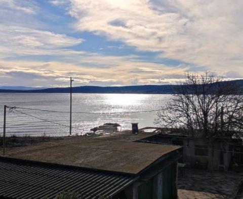 Grande propriété d'investissement en première ligne de mer à Kastel Stafilic avec accès direct à la plage de galets - pic 5