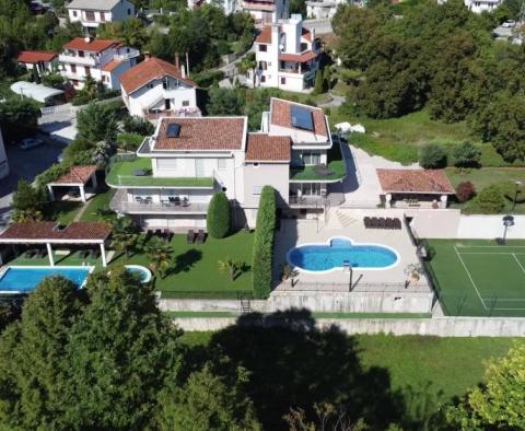 Villa à Pobri, Opatija avec terrain de tennis et piscine 