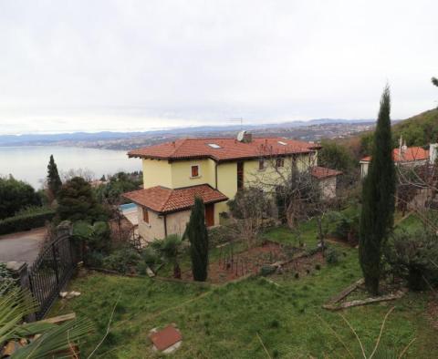 Half of a villa in Opatija just 500 meters from the sea! - pic 3