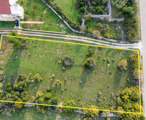 Terrain à bâtir sur l'île de Vir à seulement 150 mètres de la mer - pic 4