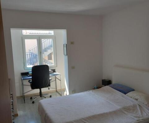 Prodej celého patra se 2 apartmány - Umag, 1. linie k moři - pic 8