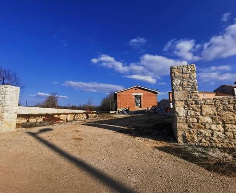 Két tömör kő villa medencével eladó Višnjanban, Porec környékén - pic 37