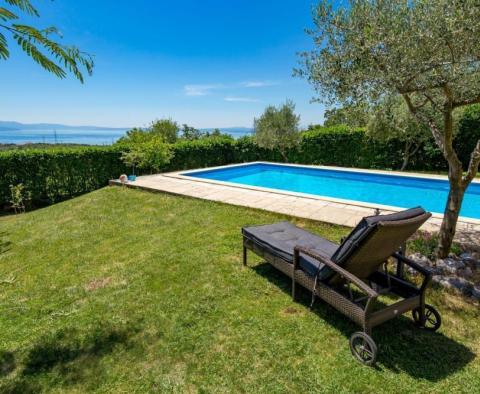 Villa individuelle avec piscine à Viškovo, Marinići sur Rijeka, avec vue sur la mer lointaine - pic 30