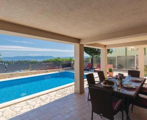 Villa sophistiquée à vendre avec piscine à Rabac, à seulement 500 m de la mer - pic 8