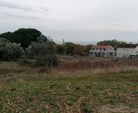 Terrain à bâtir unique à Porec avec possibilité de commencer la construction immédiatement - pic 10