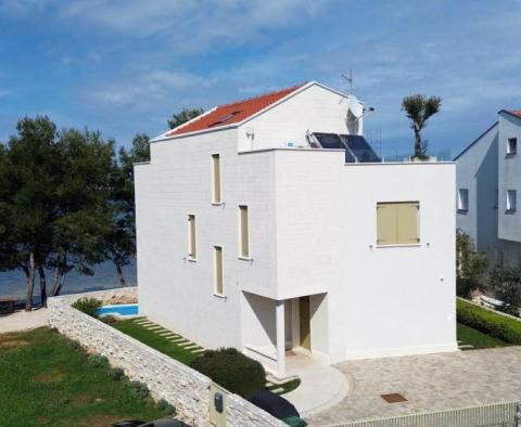 Beautiful villa of a unique location first row to the sea in Zadar area - pic 4