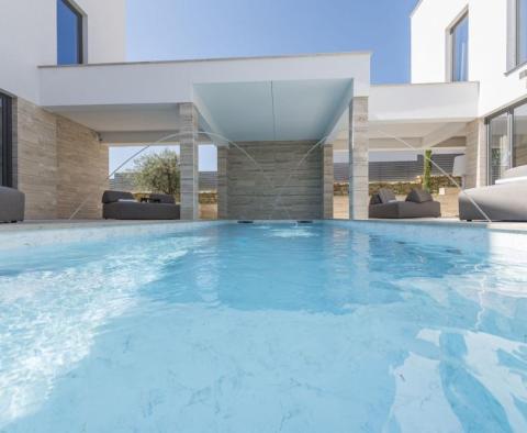 Luxurious sister villas 1st row to the sea in Zadar area - pic 8