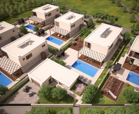 Complex of urbanized land plots with project and building permits for 6 lux villas - pic 2