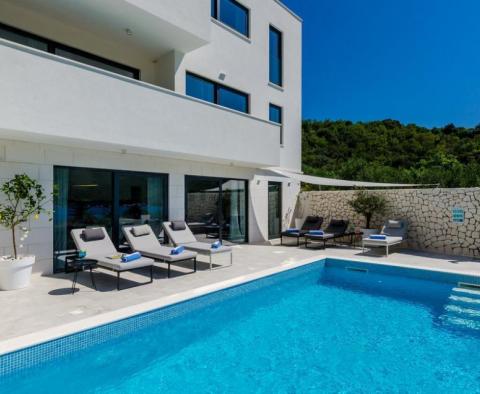 Nouvelle villa moderne à la périphérie de Dubrovnik en première ligne de mer à seulement 30 mètres de la plage - pic 6