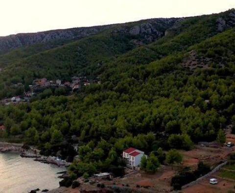 Városi terület panorámás kilátással a tengerre Hvar szigetén - pic 11