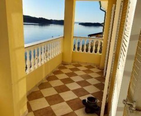 Appartement à Supetarska Draga, île de Rab, en première ligne de mer - pic 9