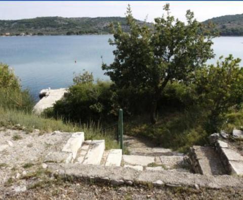 Egyedülálló vízparti kastély Sibenik környékén, hozzáféréssel a mólóhoz és a strandhoz - pic 8