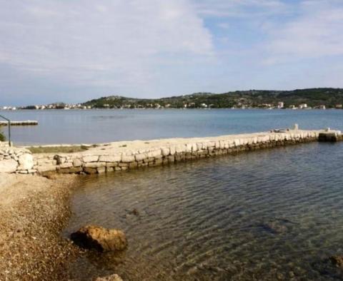 Egyedülálló vízparti kastély Sibenik környékén, hozzáféréssel a mólóhoz és a strandhoz - pic 7