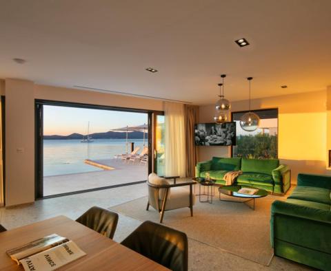 Magnificent 1st line modern villa by the beach in Zadar area - pic 21