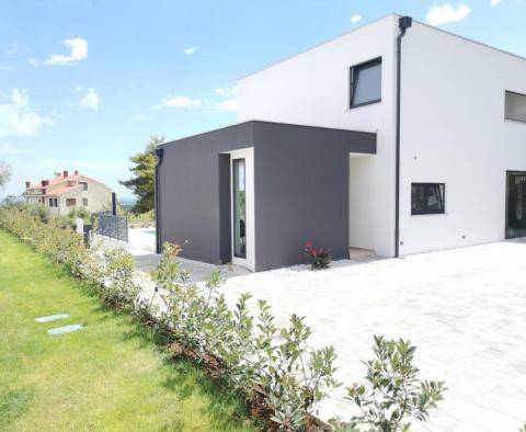 Villa moderne avec vue sur la mer dans la région de Porec cca. A 2 km des plages - pic 24