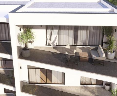 Luxusní nový byt v 1. linii k moři v oblasti Trogiru - pic 6