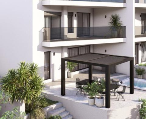 Luxus új apartman a tenger 1. vonalán Trogir területén - pic 7