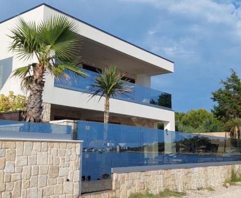 Modern villa első sorban a tenger közelében Zadar közelében - új, kortárs szépség! - pic 51