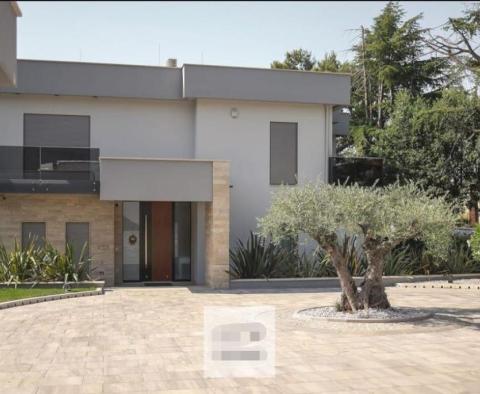 Beautiful modern villa on the 1st line to the sea between Porec and Umag - pic 7