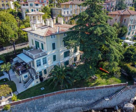 Apartment on the first row to the sea in Lovran, entire floor in a well-maintained historical villa with an entrance to the sea and a garden - pic 23