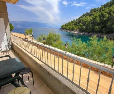 Obiekt turystyczny z 11 apartamentami w pierwszej linii od morza na wyspie Hvar - pic 48