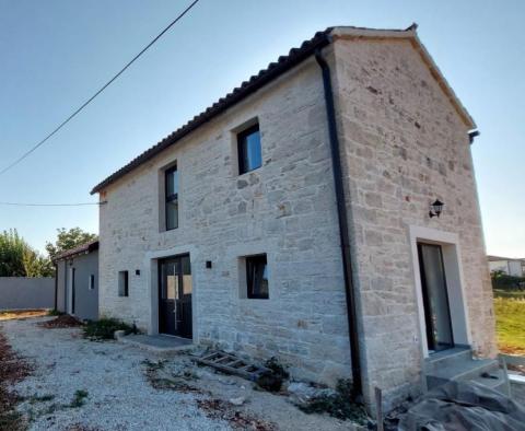 Une belle maison autochtone dans un endroit calme dans la région de Porec 