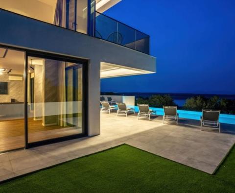 Étonnante villa au design moderne à Jadranovo, avec vue panoramique sur la mer - pic 9