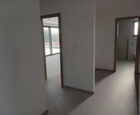 Kiváló minőségű apartman Porečben, tengerre néző kilátással - pic 11