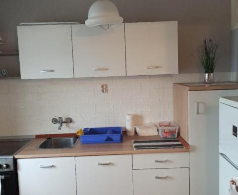 Apartament w mieście Omis, 1. linia do morza - pic 4