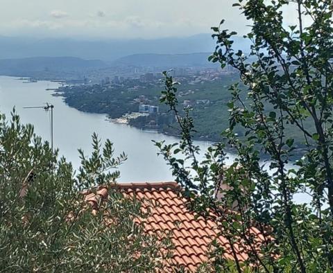 A prix réduit ! Une belle maison méditerranéenne avec une vue phénoménale et un grand jardin à Pobri ! - pic 4