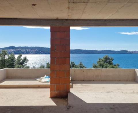 Nowy luksusowy penthouse w Seget Donji z niesamowitym widokiem na otwarte morze, 100 m od morza - pic 19