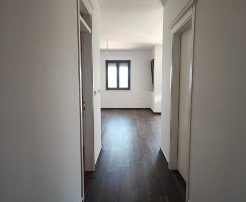 1. vonal a tengerhez - 3 hálószobás apartman egy új épületben a Pag-félszigeten - pic 9