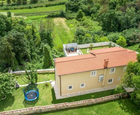 Magnifique villa en pierre à Tinjan, en bordure de verdure - pic 2