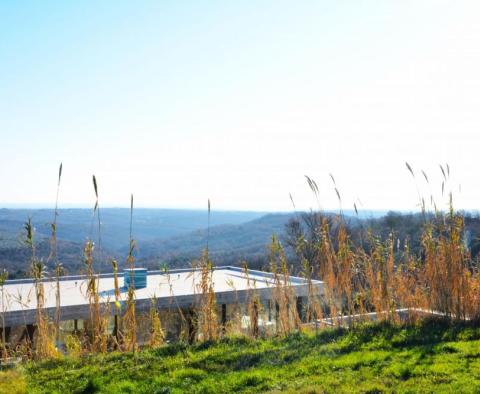 Terrain urbain dans la zone de Buje avec projet de villa de luxe, vue sur la mer 