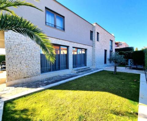 Modern stylish villa in Poreč, 4 km from the sea - pic 17