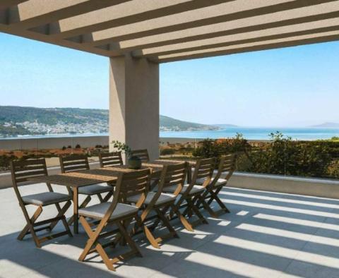 Terrain urbain unique avec permis de construire prêts pour 6 villas de luxe dans la région de Trogir - pic 8