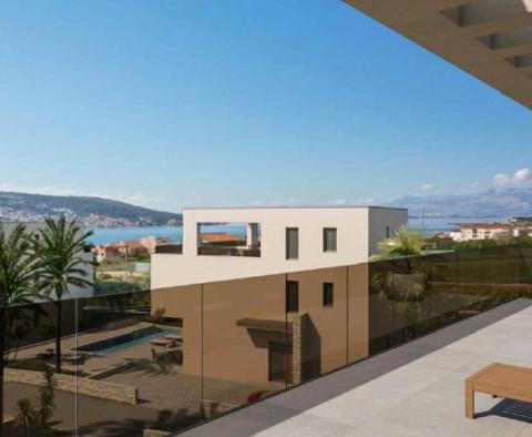 Jedinečný městský pozemek s připraveným stavebním povolením pro 6 luxusních vil v oblasti Trogiru - pic 9