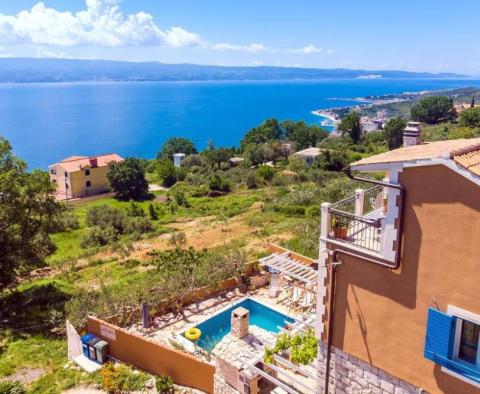 Fantastyczna nieruchomość z panoramicznym widokiem na morze na Riwierze Omis, 500 metrów od morza - pic 3
