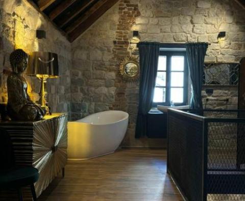 Renovated historic house in the centre of Kastel Stari, 50 meters from the sea - pic 6
