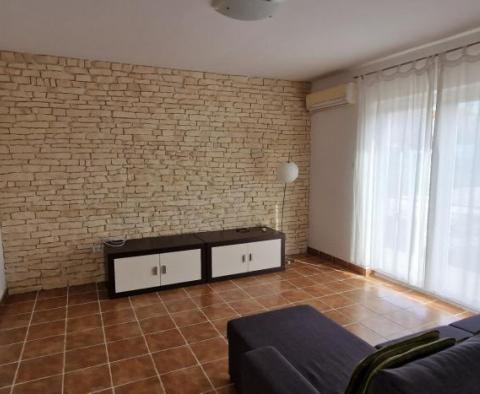 Dom z 2 apartamentami w Rovinj, 2 km od morza - pic 6