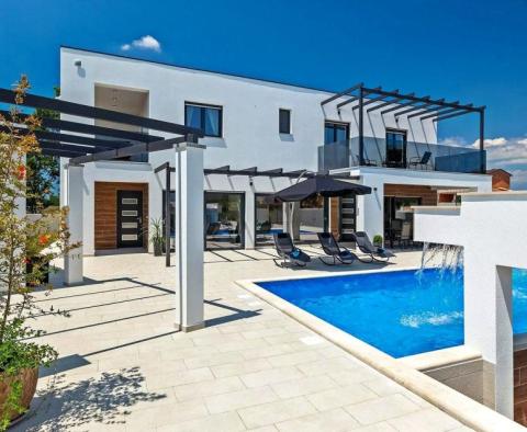 Comfortable modern villa with swimming pool in Marcana - beautiful property to buy! 