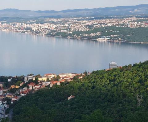 1096 m2-es építési telek tengerre panorámás kilátással rendelkező villa projektjével, úszómedencés villa Abbázia felett - pic 2
