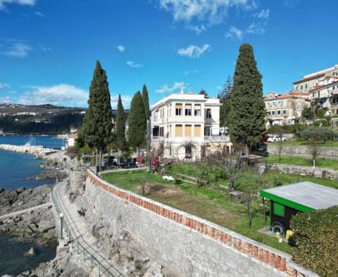 Appartement à prix réduit à Volosko, Opatija, sur la 1ère ligne de mer - pic 8