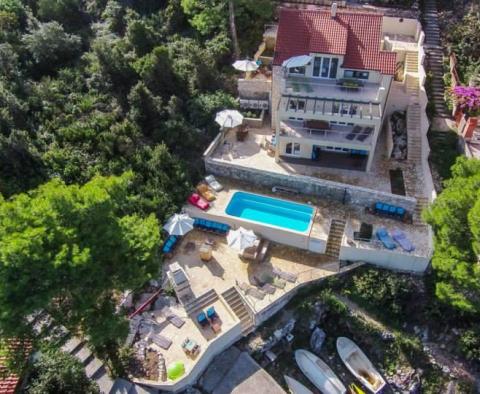 Wonderful villa on Korcula island, 1st row to the sea, with a boat mooring and pool! - pic 10