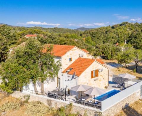 Charming stone villa on Brac island, with swimming pool 