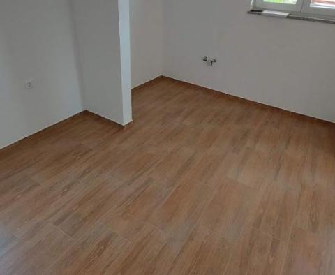 Zvýhodněný apartmán se 2 ložnicemi ve městě Krk s výhledem na moře! - pic 21