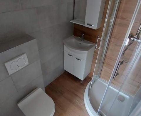 Zvýhodněný apartmán se 2 ložnicemi ve městě Krk s výhledem na moře! - pic 25